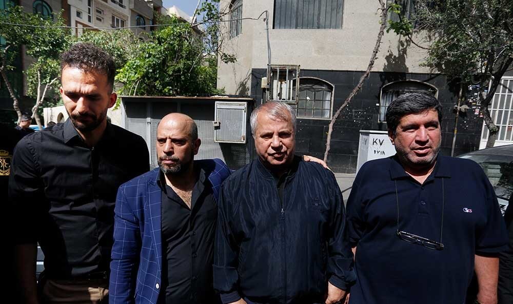 عکس های تشیع پیکرمجید نائینی عکس های تشیع پیکرمجید نائینی,تصاویر تشیع پیکرمجید نائینی,عکس های خاکسپاری مجید نائینی