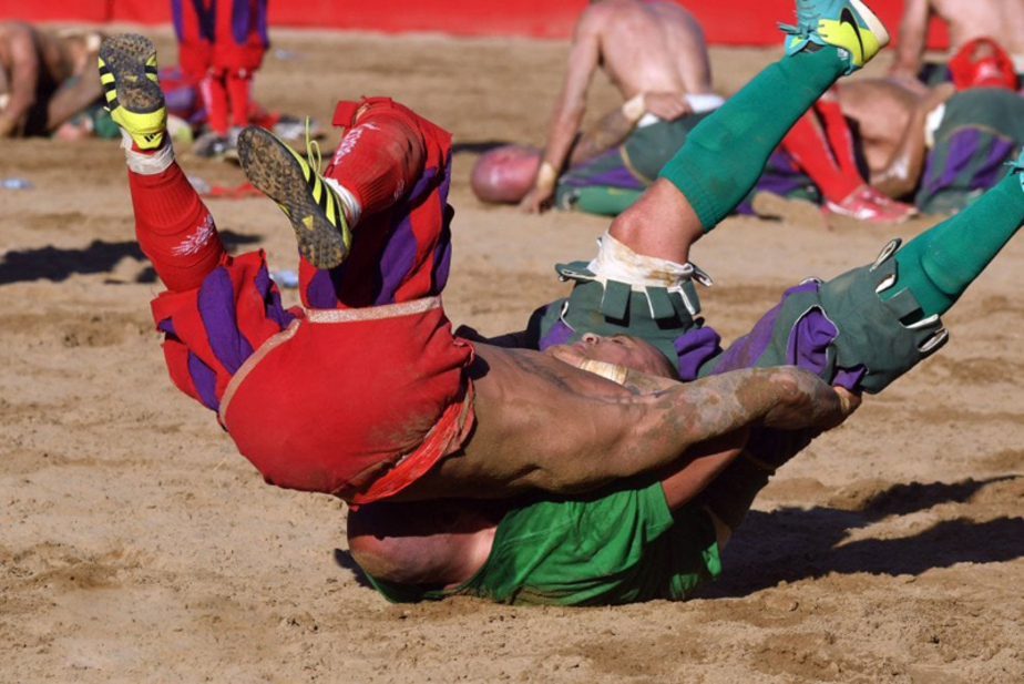 تصاویر خشن ترین فوتبال جهان تصاویر خشن ترین فوتبال جهان,عکسهای خشن ترین فوتبال جهان,عکس خشن ترین فوتبال جهان