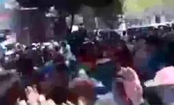 فیلم / واکنش مردم به حضور احمدی نژاد در تشییع پیکر شهدای ترور تهران
