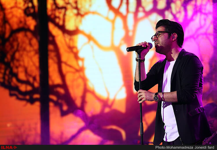 عکس های کنسرت حامد همایون در تهران عکس های کنسرت حامد همایون در تهران,تصاویر کنسرت حامد همایون در برج میلاد,عکس های حضور مردم در کنسرت حامد همایون