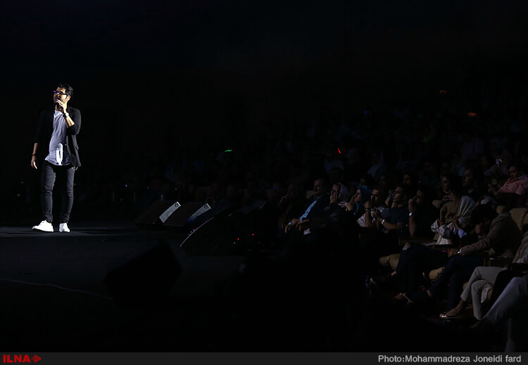 عکس های کنسرت حامد همایون در تهران عکس های کنسرت حامد همایون در تهران,تصاویر کنسرت حامد همایون در برج میلاد,عکس های حضور مردم در کنسرت حامد همایون