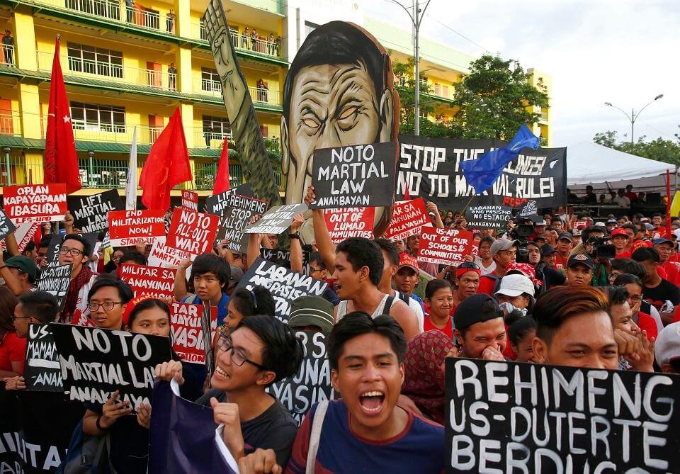 اخبار سیاسی,خبرهای سیاسی,سیاست,ماکت رییس جمهور فیلیپین با سبیل هیتلر