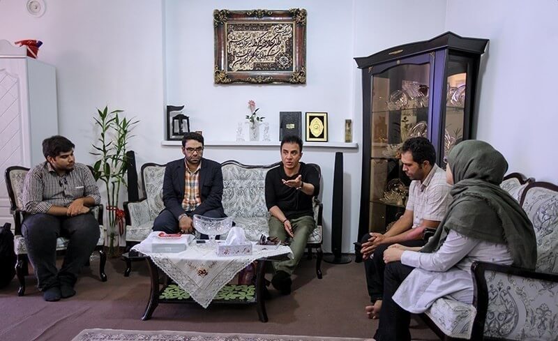 تصاویر دیدار عموپورنگ با خانواده بنیتای ۸ ماهه تصاویر دیدار عموپورنگ با خانواده بنیتای ۸ ماهه,تصاویر دیدار داریوش فرضیایی با خانواده بنیتا,تصاویر دیدار عموپورنگ با خانواده بنیتا