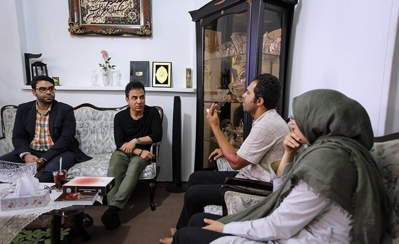 تصاویر دیدار عموپورنگ با خانواده بنیتای ۸ ماهه تصاویر دیدار عموپورنگ با خانواده بنیتای ۸ ماهه,تصاویر دیدار داریوش فرضیایی با خانواده بنیتا,تصاویر دیدار عموپورنگ با خانواده بنیتا