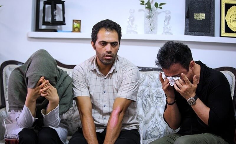 تصاویر دیدار عموپورنگ با خانواده بنیتای ۸ ماهه تصاویر دیدار عموپورنگ با خانواده بنیتای ۸ ماهه,تصاویر دیدار داریوش فرضیایی با خانواده بنیتا,تصاویر دیدار عموپورنگ با خانواده بنیتا