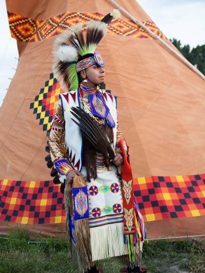 عکس های پنجاه و چهارمین جشنواره سالانه بومیان آمریکا,تصاویر پنجاه و چهارمین جشنواره سالانه بومیان آمریکا,عکس های لباس های بومیان آمریکا