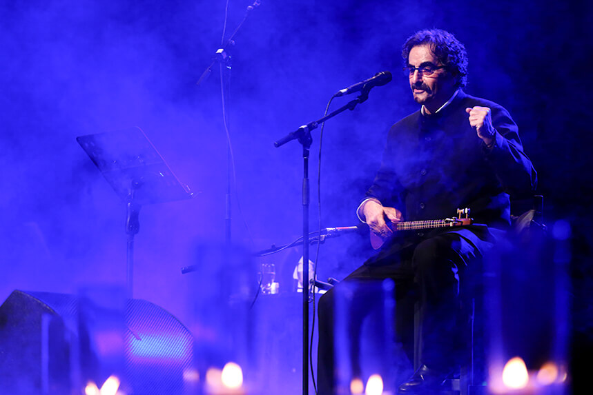 تصاویرکنسرت آواز پارسی تصاویرکنسرت آواز پارسی,عکس های اجرای حافظ ناظری,تصاویرکنسرت آواز پارسی درتالار وزارت کشور,