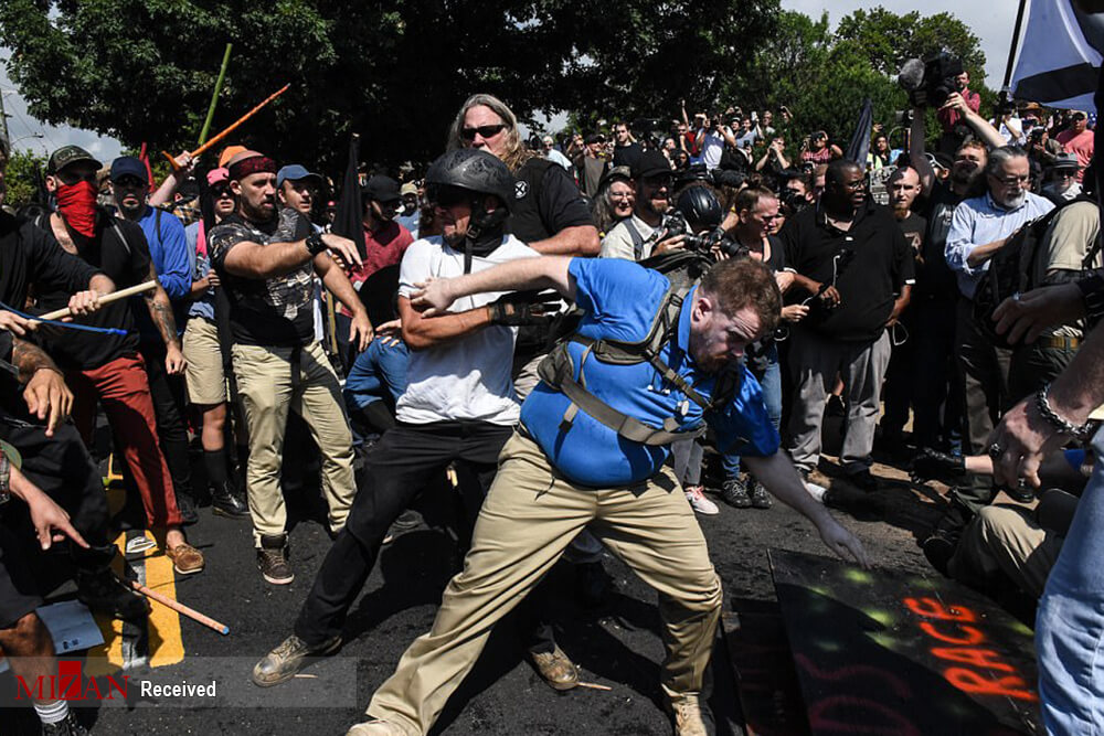 عکس های درگیری تظاهرکنندگان در آمریکا,تصاویر درگیری تظاهرکنندگان در آمریکا,عکس های تظاهرات نژادپرستان در ایالت ویرجینیای آمریکا