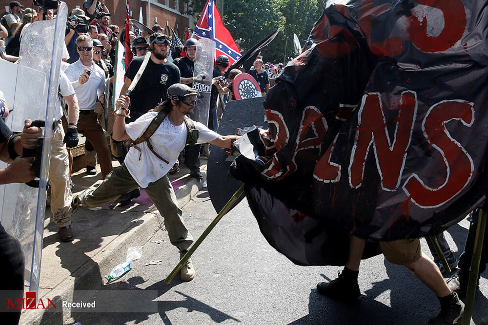 عکس های درگیری تظاهرکنندگان در آمریکا,تصاویر درگیری تظاهرکنندگان در آمریکا,عکس های تظاهرات نژادپرستان در ایالت ویرجینیای آمریکا