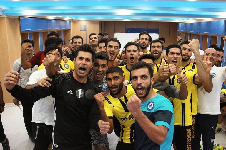 عکس های تشویق ایسلندی هواداران تیم پارس جنوبی,تصاویر بازیکنان تیم پارس جنوبی,عکس های بازیکنان تیم پارس جنوبی