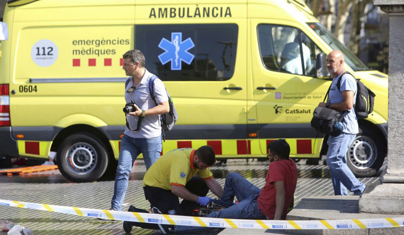 تصاویر حمله تروریستی در بارسلونا,عکس های حادثه تروریستی بارسلونا,عکس حمله تروریستی داعش در اسپانیا