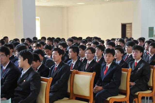 دانشجویان کره شمالی,اخبار سیاسی,خبرهای سیاسی,اخبار بین الملل