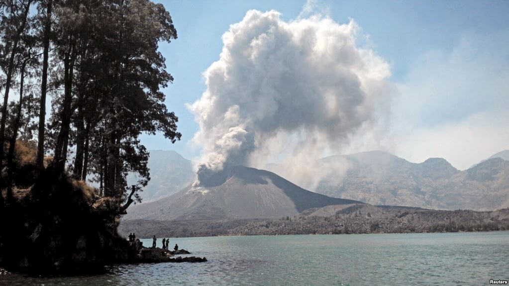 آتش فشان کوه آگوگ اندونزی,اخبار حوادث,خبرهای حوادث,حوادث طبیعی