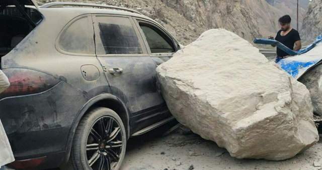 ریزش کوه در منطقه بایجان جاده هراز ریزش کوه در منطقه بایجان جاده هراز,اخبار حوادث,خبرهای حوادث,حوادث