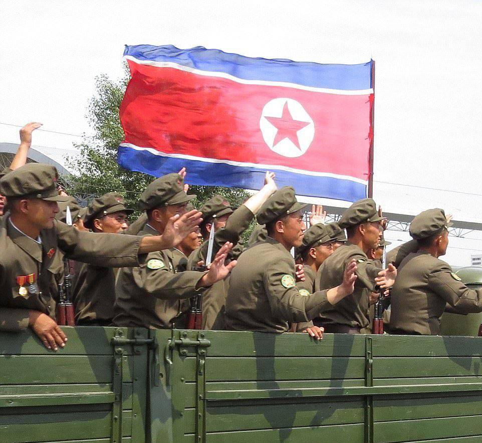 تصاویرنیروی فعال نظامی کره شمالی,عکس های ارتش کره شمالی,تصاویرزنان و مردان نظامی عضو ارتش کره شمالی,