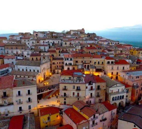 شهر کاندلا در ایتالیا,اخبار جالب,خبرهای جالب,خواندنی ها و دیدنی ها