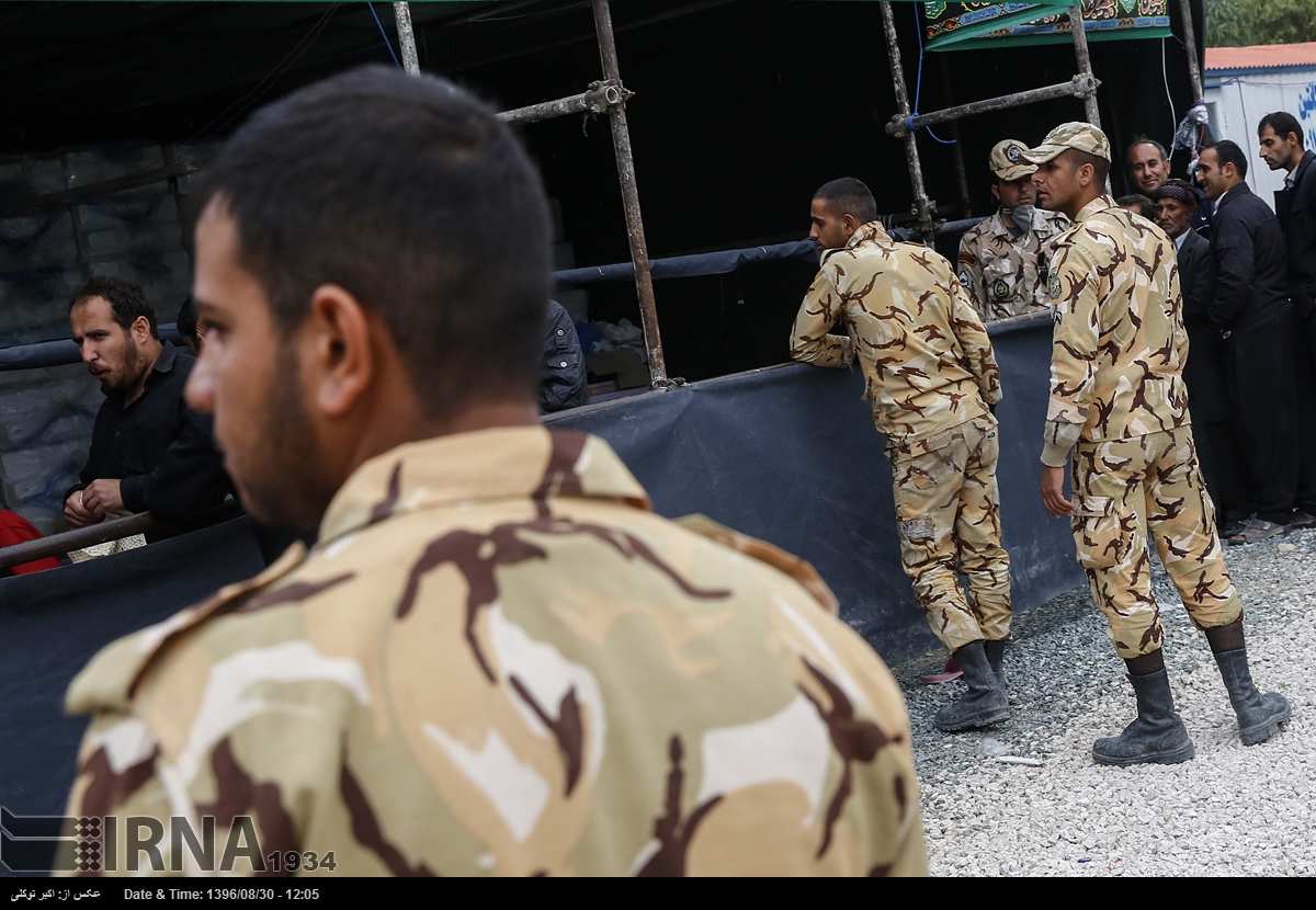 تصاویر نیروهای ارتش جمهوری اسلامی ایران,تصاویر کمک نیروهای ارتش به زلزله زدگان,عکسهای نیروهای ارتش در سرپل ذهاب,