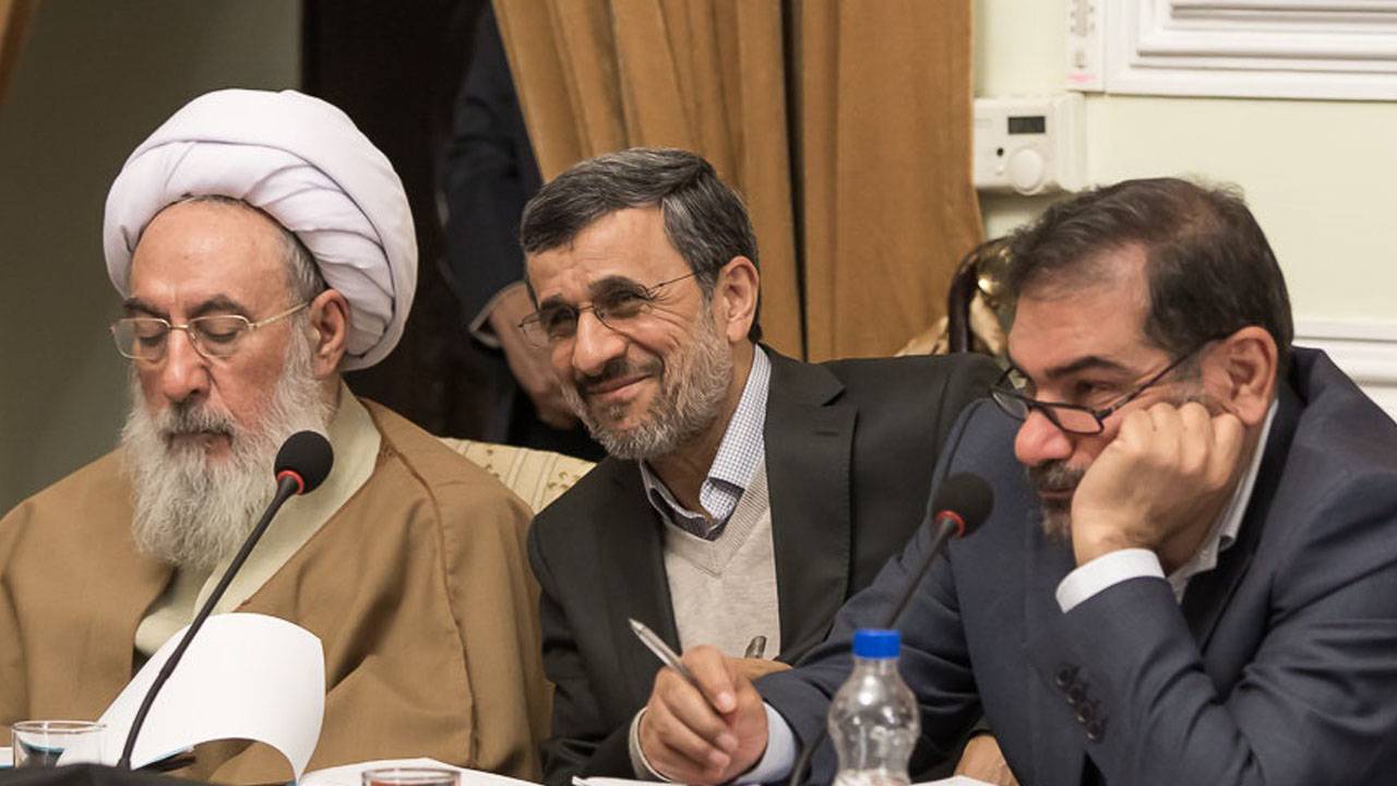 خندیدن محمود احمدی نژاد,اخبار سیاسی,خبرهای سیاسی,احزاب و شخصیتها