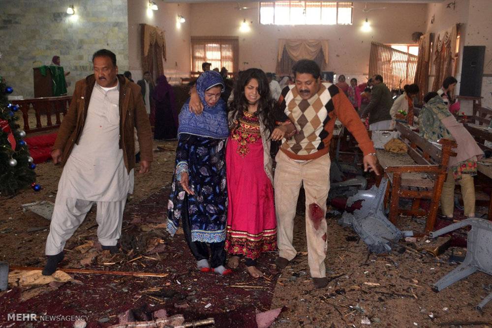 عکس حمله به کلیسایی در پاکستان,تصاویرحمله به کلیسایی در پاکستان,عکس مردم آسیب دیده در کلیسایی در پاکستان