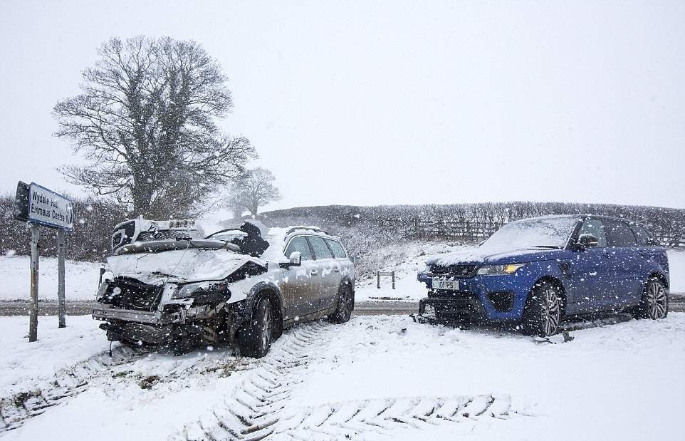 تصاویر بارش بی‌سابقه برف در انگلستان,تصاویر بارش برف ,عکسهای کولاک برف در انگلستان,