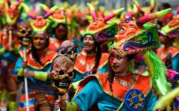 تصاویر کارناوال خیابانی درکلمبیا,عکس های کارناوال خیابانی سیاه و سفید در کلمبیا,عکس های کارناوال خیابانی سیاه و سفید