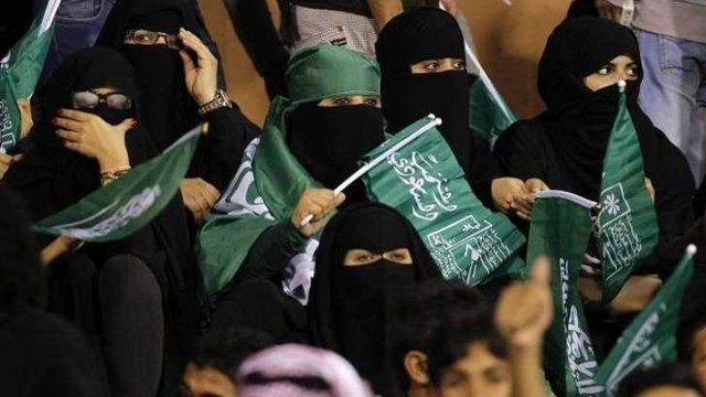 زنان عربستانی در ورزشگاه,اخبار ورزشی,خبرهای ورزشی,ورزش بانوان