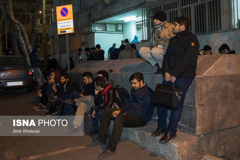 تصاویرتهران وکرج پس از زلزله,عکس های مردم کرج پس از زلزله,تصاویر مردم تهران پس از زلزله