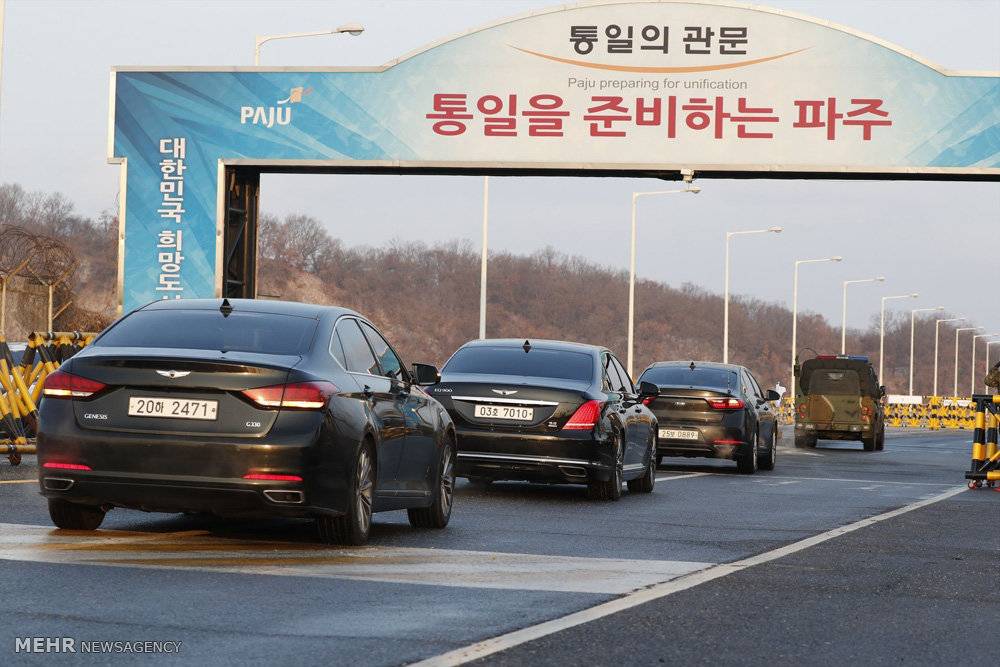 تصاویرمذاکره مقامات دو کره‎,عکس های دیدارمقامات کره درپانمونجوم,تصاویردیدارمقامات کره شمالی وجنوبی