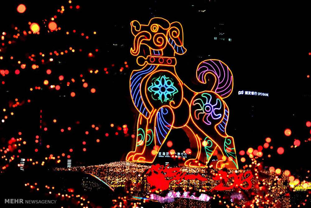 تصاویرتندیس سگ در جشن های سال نوی میلادی,تصاویرتندیس سگ درجشن سال ۲۰۱۸ میلادی,عکسهای تندیس سگ ئر جشن سال2018,