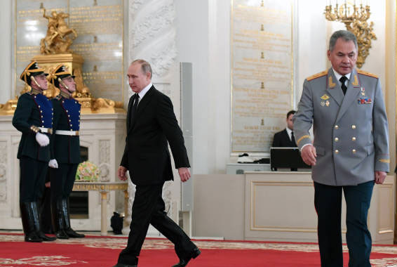 تصاویر تقدیر پوتین ازنیروهای نظامی روسیه,عکس های اعطای جوایز پوتین به نظامیان روسی,تصاویرتقدیر از نظامیان شرکت کننده در جنگ سوریه