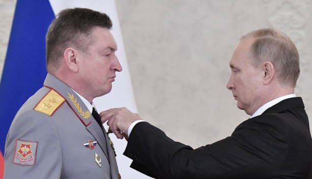 تصاویر تقدیر پوتین ازنیروهای نظامی روسیه,عکس های اعطای جوایز پوتین به نظامیان روسی,تصاویرتقدیر از نظامیان شرکت کننده در جنگ سوریه