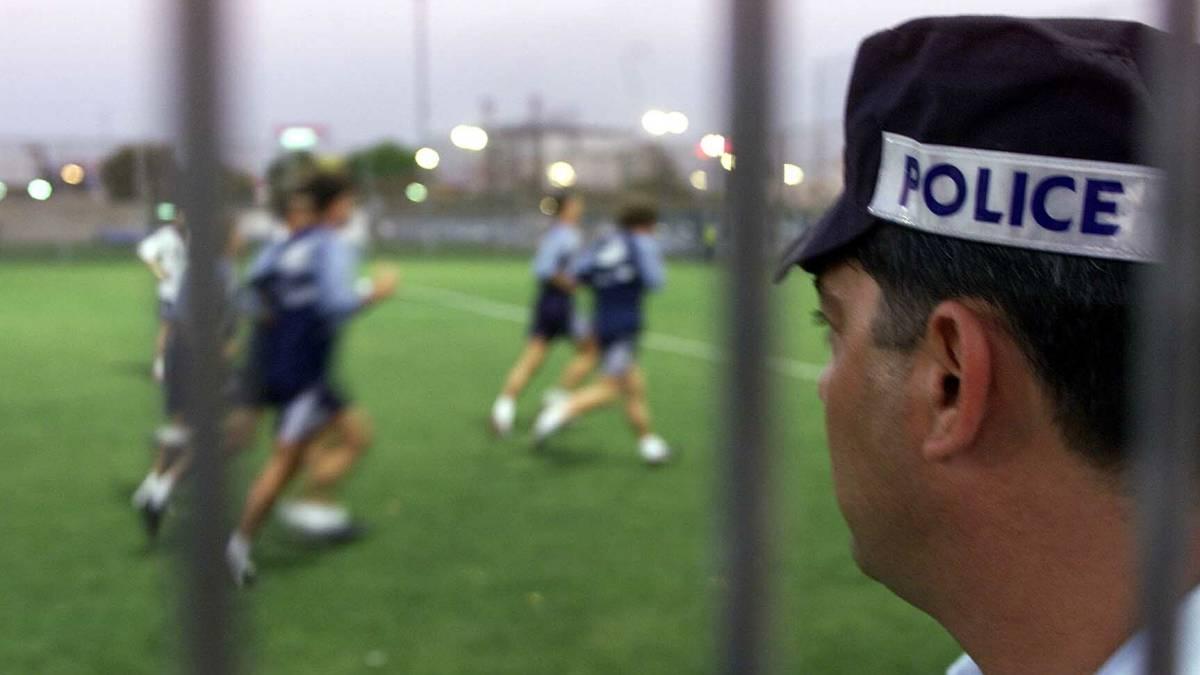 تهدید سرمربی به خاطر نیمکت نشینی,اخبار فوتبال,خبرهای فوتبال,حواشی فوتبال