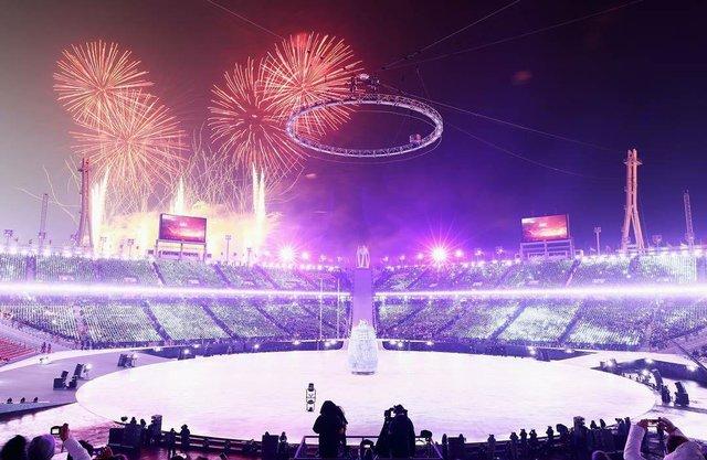 رژه کاروان ایران در افتتاحیه بازیهای المپیک زمستانی