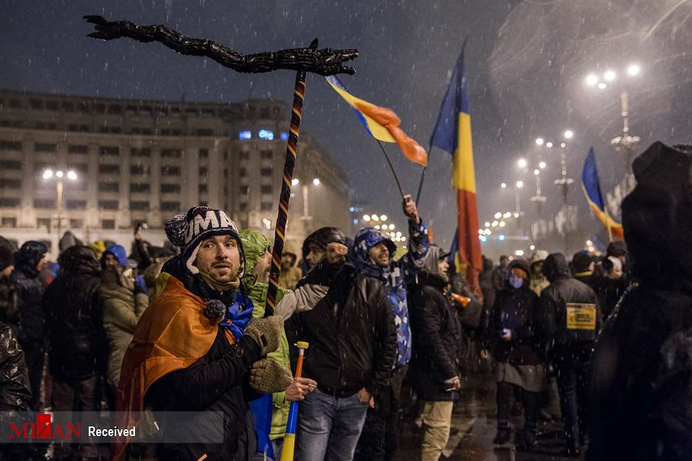 تصاویر تظاهرات ضد دولتی در رومانی,عکس های تظاهرات مردم رومانی,تصاویر اعتراضات خیابانی دربخارست