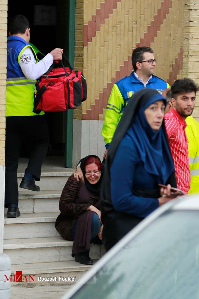 تصاویر خانواده های داغدارهواپیمای مسافری تهران به یاسوج,عکس های خانواده های داغدار هواپیمای مسافری,عکس خانواده های داغدار سانحه سقوط هواپیما در فرودگاه مهرآباد