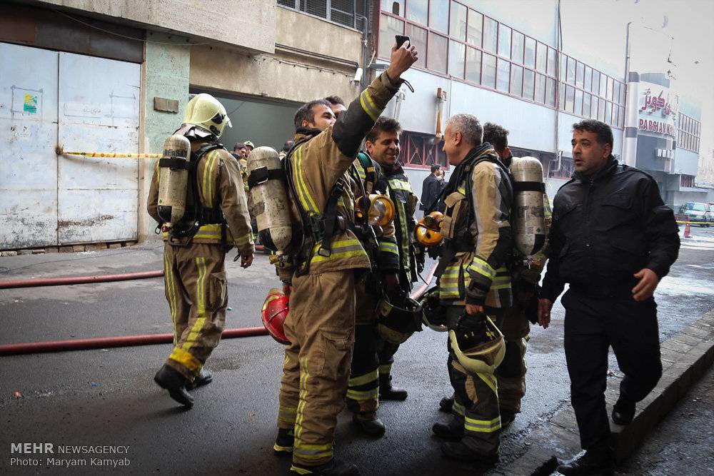 تصاویر آتش سوزی ساختمان برق,عکس های آتش سوزی ساختمان وزارت نیرو,تصاویر آتش سوزی ساختمان در میدان ولیعصر تهران
