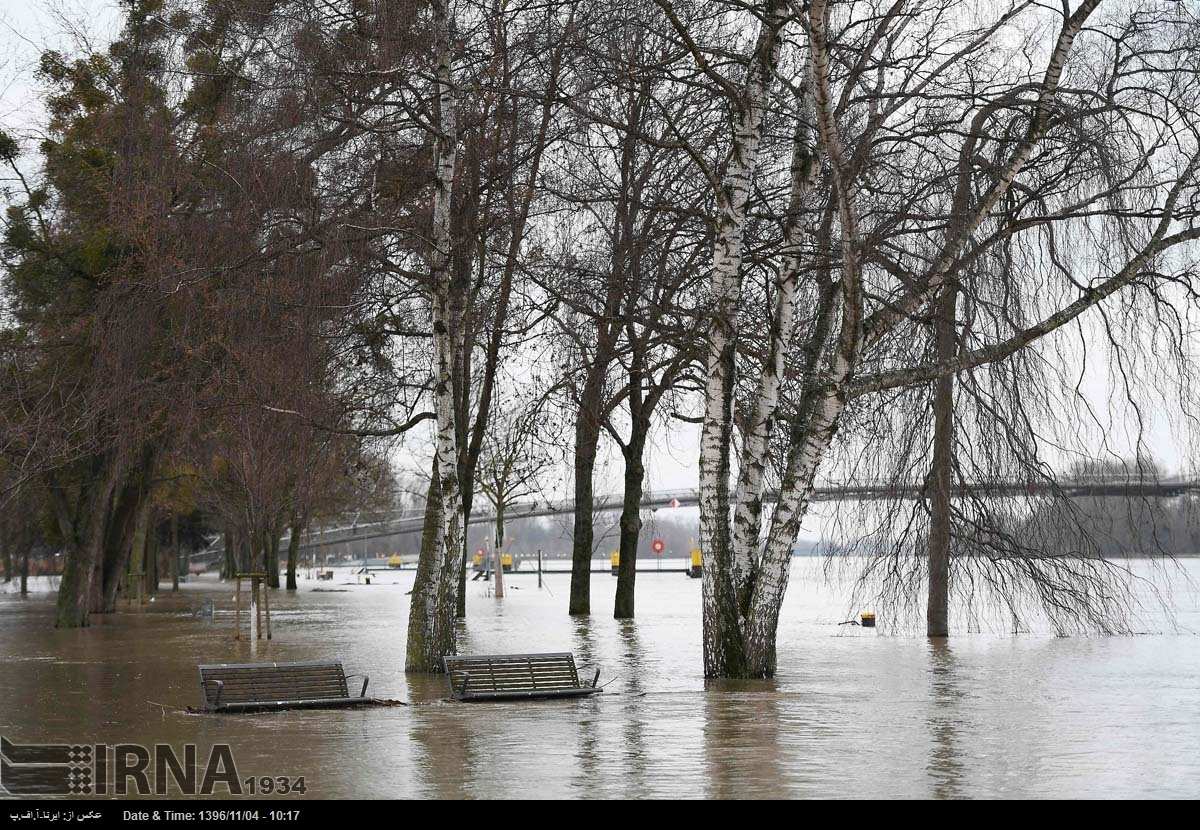 تصاویر طغیان رودخانه درپاریس,عکس های طغیان رودخانه سن,تصاویربارش شدید باران در فرانسه