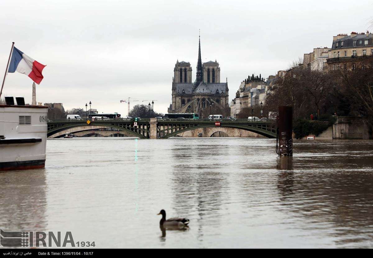 تصاویر طغیان رودخانه درپاریس,عکس های طغیان رودخانه سن,تصاویربارش شدید باران در فرانسه