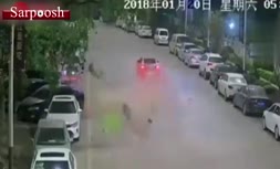 ویدئو/ تصادف شاخ به شاخ موتورسیکلت با یک خودرو