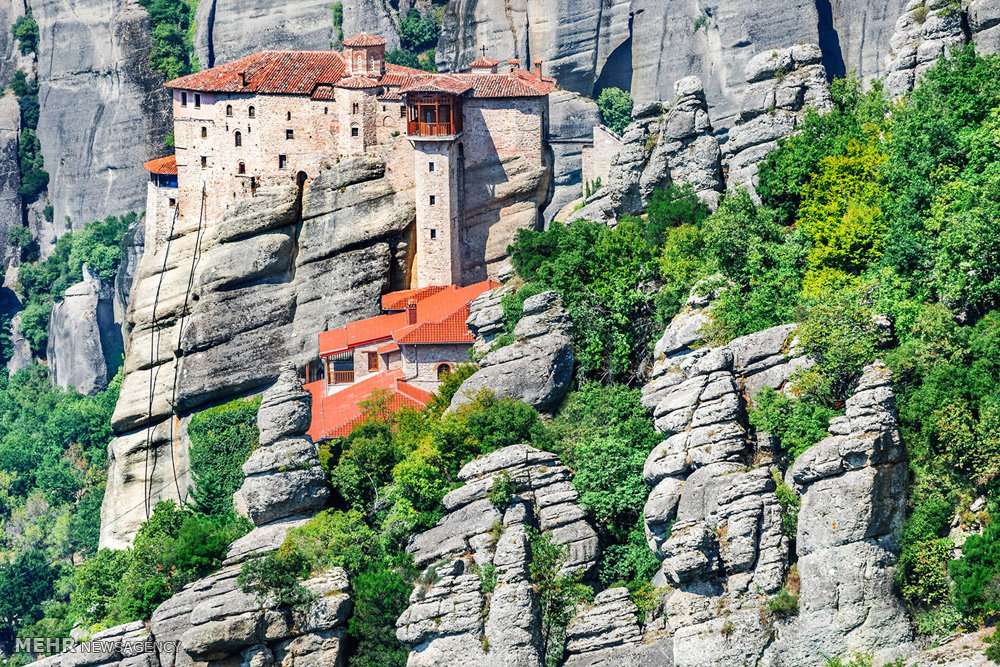 تصاویر زیبا از صومعه سرای یونان,گردشگری،تصاویر صومعه های یونان,عکس صومعه های صخره ای