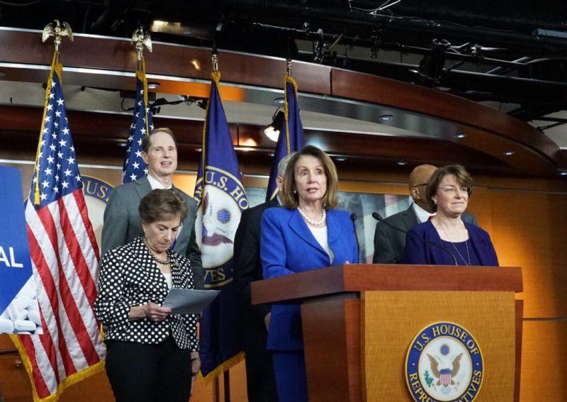 نانسی پلوسی در کنفرانس مطبوعاتی نانسی پلوسی در کنفرانس مطبوعاتی,اخبار سیاسی,خبرهای سیاسی,سیاست خارجی