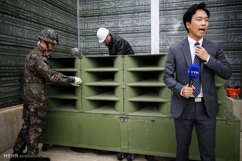 تصاویر جمع آوری بلندگوهای تبلیغاتی مرز کره,عکسهای جمع آوری بلندگوها از مرز دو کره,عکس های جمع آوری بلندگوهای تبلیغاتی مرز کره