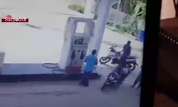 ویدئو/ آتش زدن موتورسوار در پمپ بنزین!