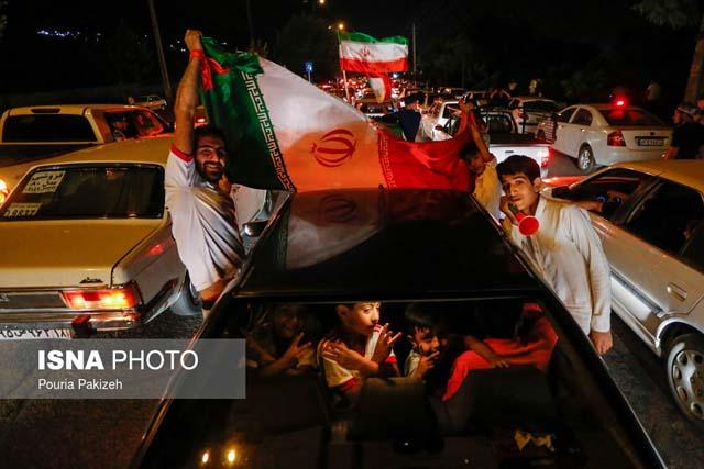 تصاویر شادی مردم پس از بازی ایران و مراکش,عکس های شادی مردم پس از برد ایران مقابل مراکش,عکس مردم ایران پس از پیروزی تیم ملی در جام جهانی