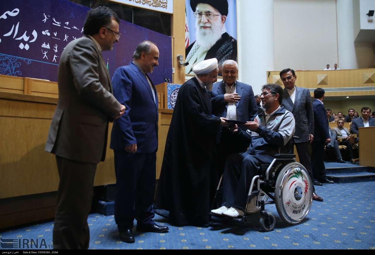 تصاویر دیدار روحانی با ورزشکاران,عکس های ملاقات حسن روحانی با ورشکاران,تصاویر دیدار ریاست جمهوری با ورزشکاران