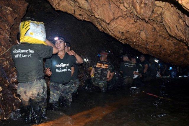 نجات نوجوانان گرفتار شده در غاری در تایلند,اخبار حوادث,خبرهای حوادث,حوادث امروز