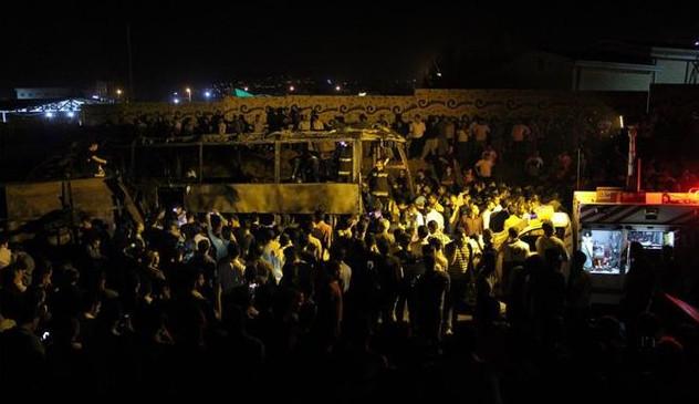 تصادف اتوبوس و تانکر سوخت در سنندج,اخبار سیاسی,خبرهای سیاسی,اخبار سیاسی ایران