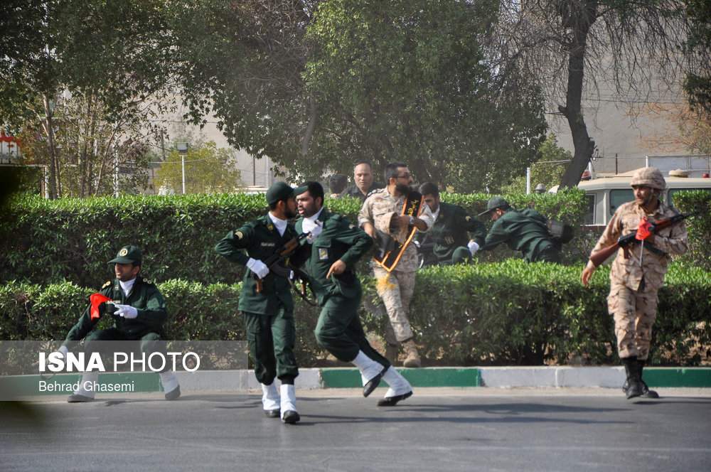 تصاویرحمله تروریستی به رژه نیروهای مسلح در اهواز،عکسهای حمله تروریستی در اهواز,تصاویر حمله تروریستی به نیروهای مسلح