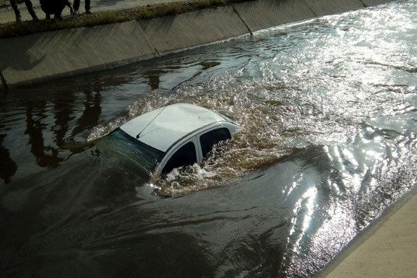 واژگونی خودرو ۲۰۶ در کانال آب پاکدشت,اخبار حوادث,خبرهای حوادث,حوادث