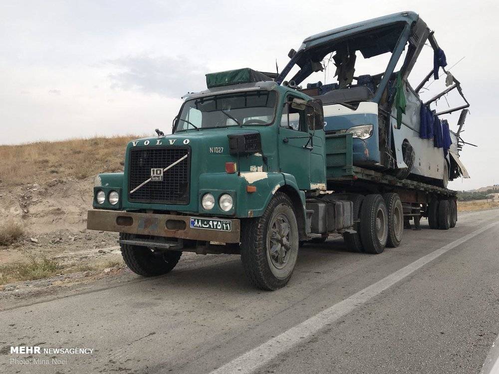 تصاویر واژگونی اتوبوس دانش آموزان در تبریز,عکس های واژگونی اتوبوس دانش آموزان در تبریز,عکس تصادف اتوبوس دانش آموزان در تبریز